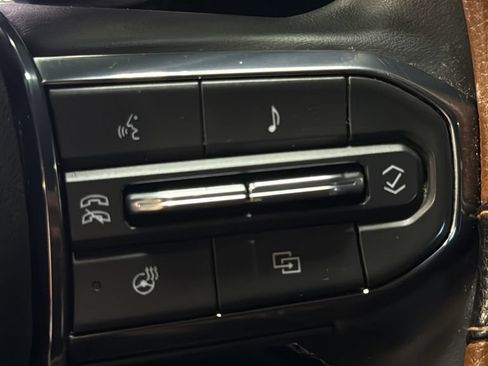 Used 2024 GMC Canyon AT4 w/ AT4 Premium Package AWD/4WD image 22