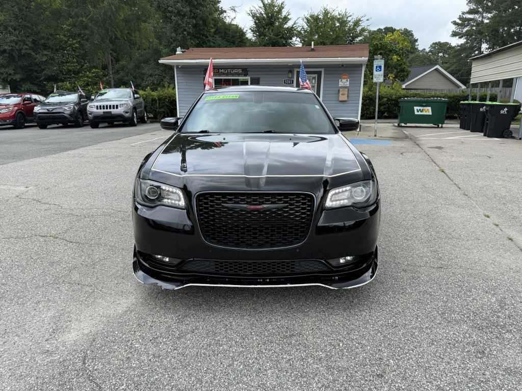 Used 2022 Chrysler 300 S RWD image 2
