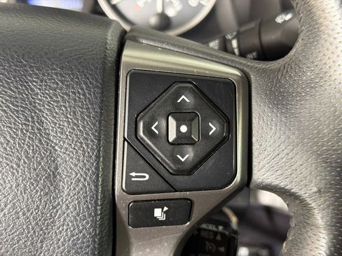 Used 2017 Toyota Tacoma SR5 w/ Tow Package RWD image 25