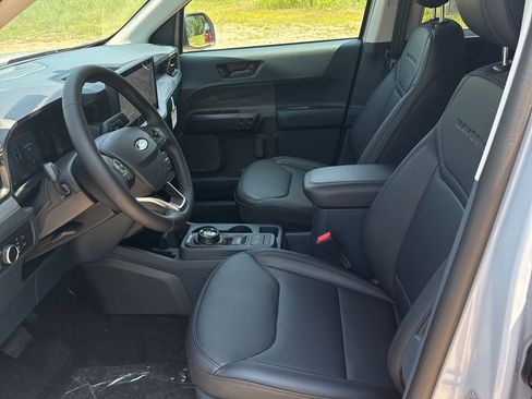 New 2025 Ford Maverick Lariat w/ Black Appearance Package image 21