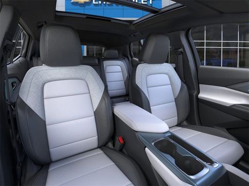 New 2026 Chevrolet Equinox EV LT image 16