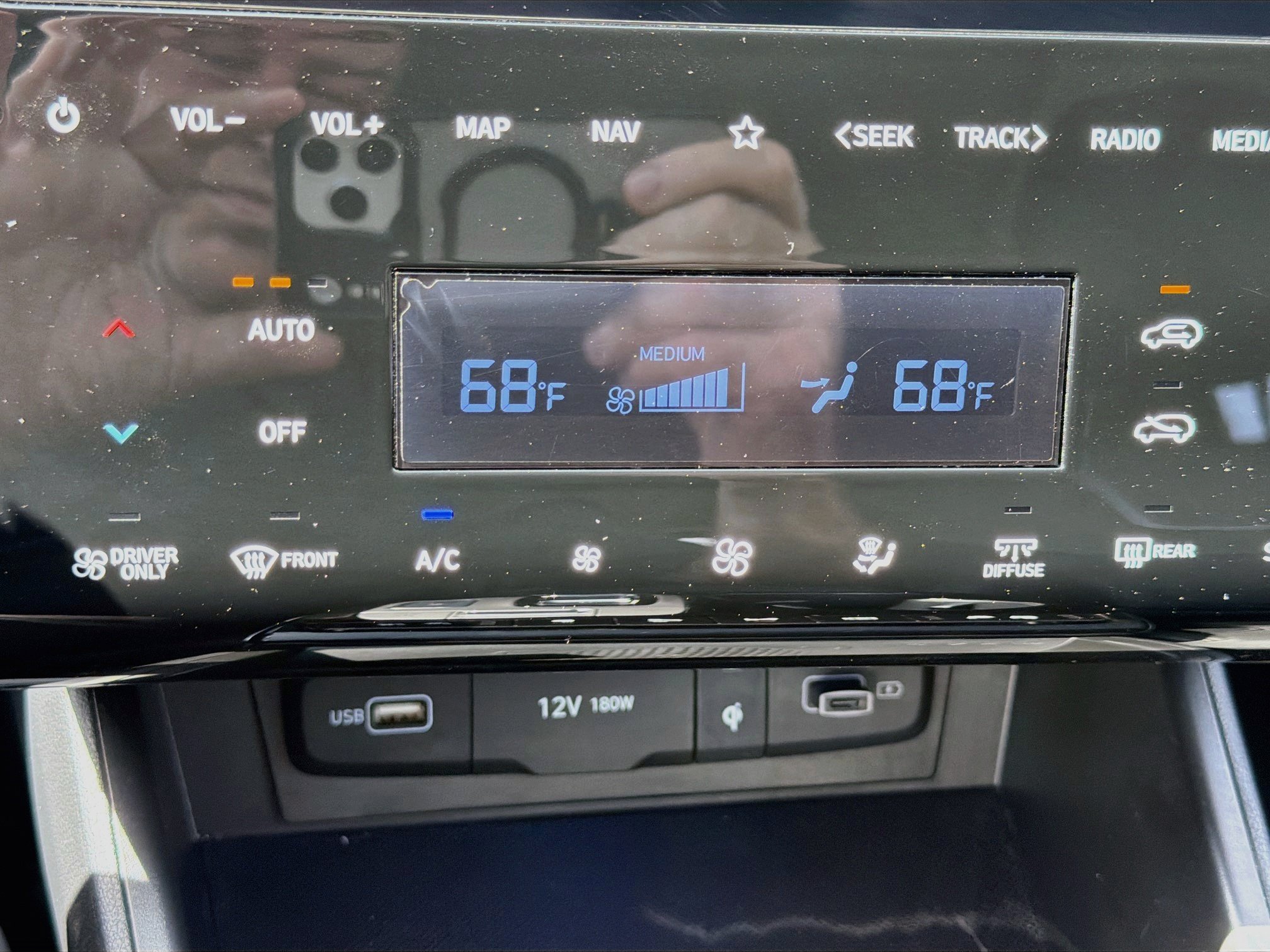 Used 2024 Hyundai Tucson Limited AWD/4WD image 16