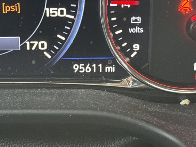 Used 2021 GMC Acadia Denali w/ Denali Technology Package FWD image 5