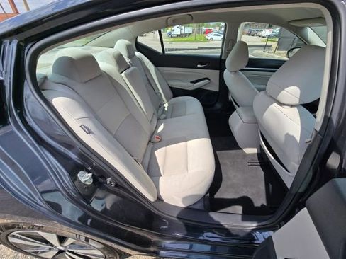 Used 2021 Nissan Altima 2.5 SV FWD image 14