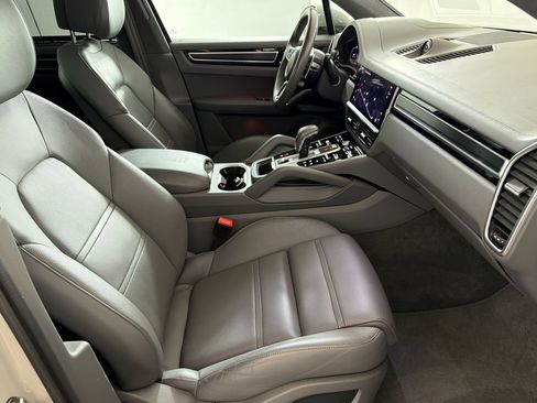 Certified 2022 Porsche Cayenne GTS AWD/4WD image 26