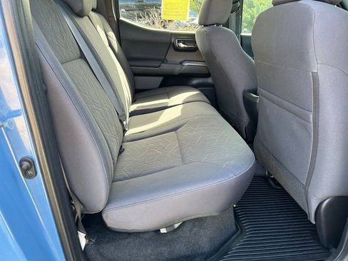 Used 2019 Toyota Tacoma TRD Sport w/ Technology Package image 27