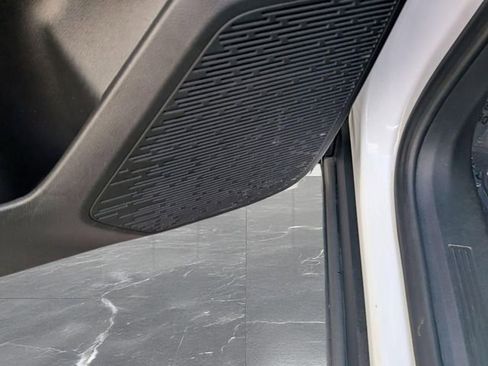Used 2025 Chevrolet Equinox LT FWD image 16
