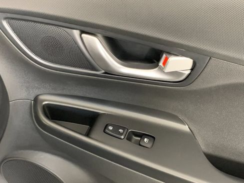 Used 2023 Hyundai Kona SE FWD image 39