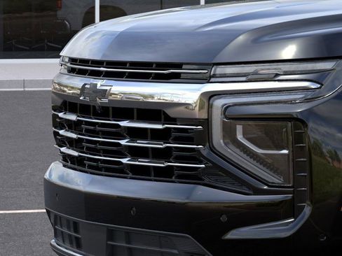 New 2026 Chevrolet Suburban LT image 14
