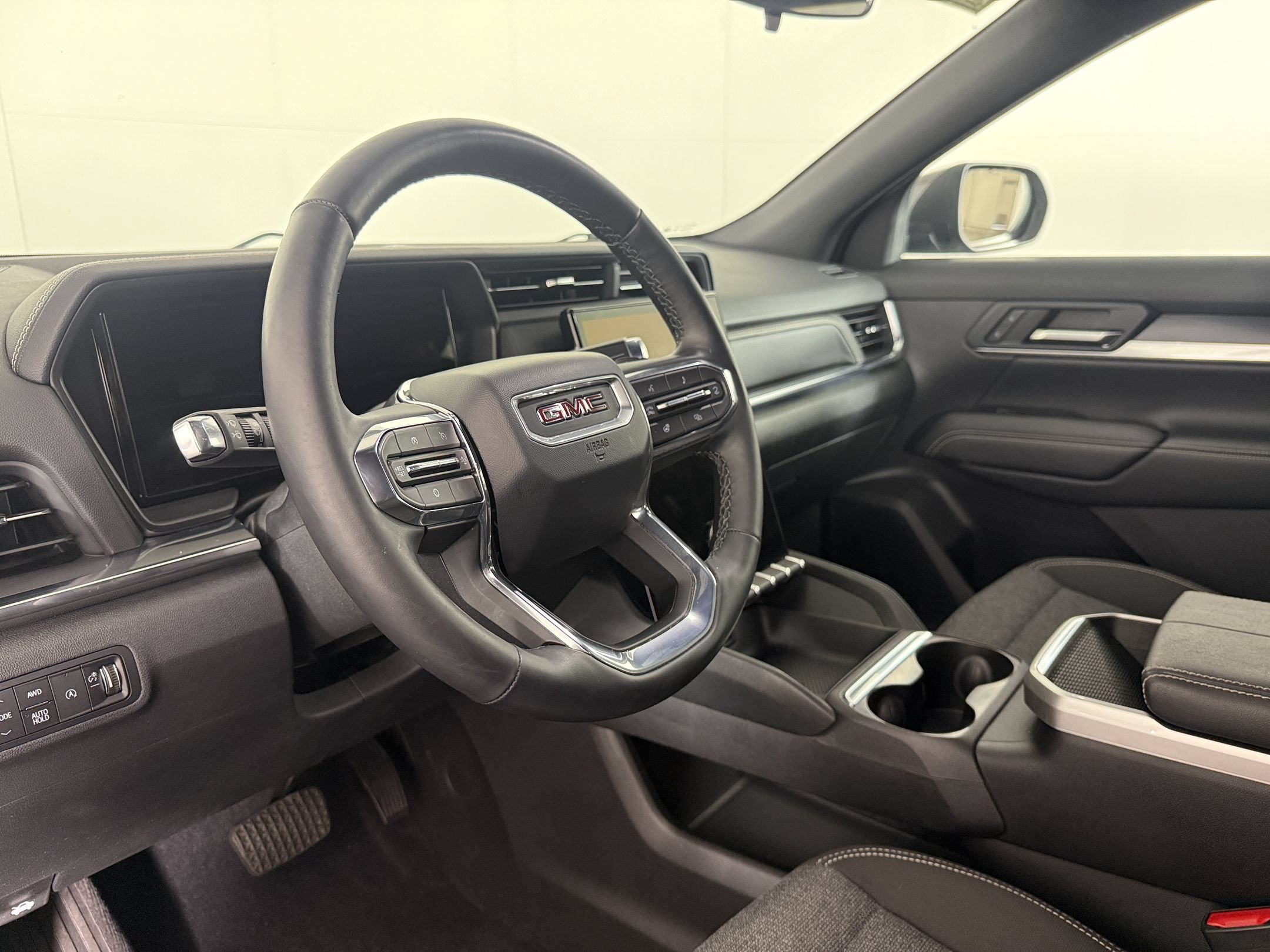 Used 2025 GMC Terrain Elevation AWD/4WD image 4