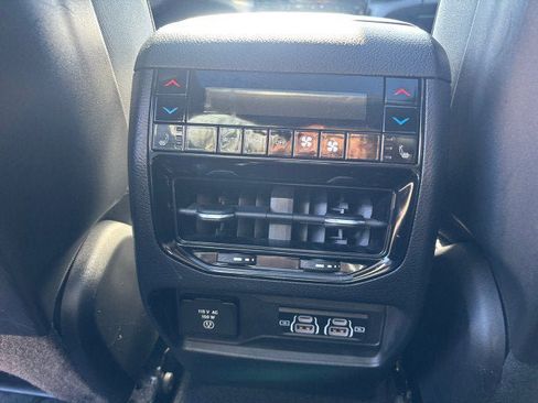 Used 2022 Jeep Grand Cherokee Overland w/ Adv Protech Group III AWD/4WD image 27