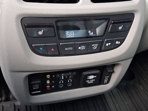 Used 2018 Honda Pilot Elite image 12