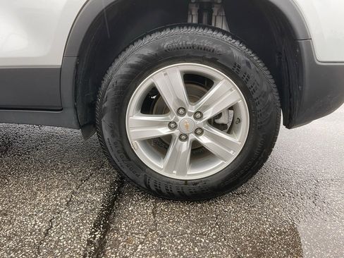 Used 2022 Chevrolet Trax LT w/ LT Convenience Package image 29