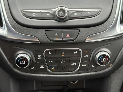 Used 2022 Chevrolet Equinox LT FWD image 21