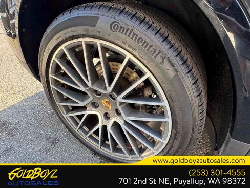 Used 2020 Porsche Cayenne AWD/4WD image 31