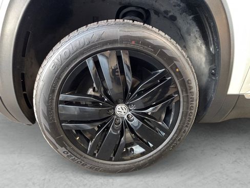 Used 2019 Volkswagen Atlas SEL Premium image 28