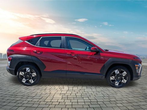 Used 2025 Hyundai Kona SEL FWD image 4