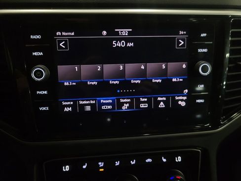 Used 2022 Volkswagen Atlas Cross Sport SE image 25