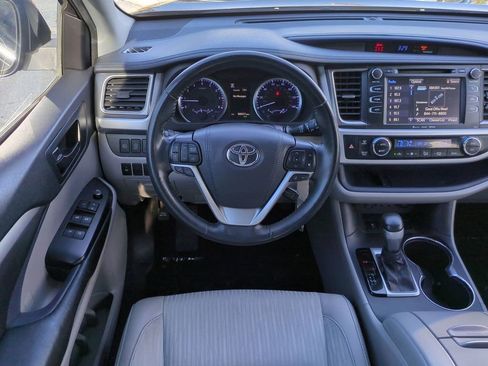 Used 2019 Toyota Highlander Plus image 16