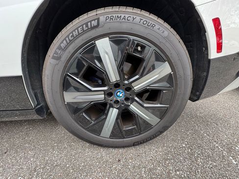 Certified 2024 BMW iX xDrive50 w/ Sport Package AWD/4WD image 10