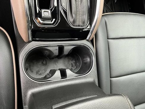 Used 2024 GMC Canyon Denali AWD/4WD image 25