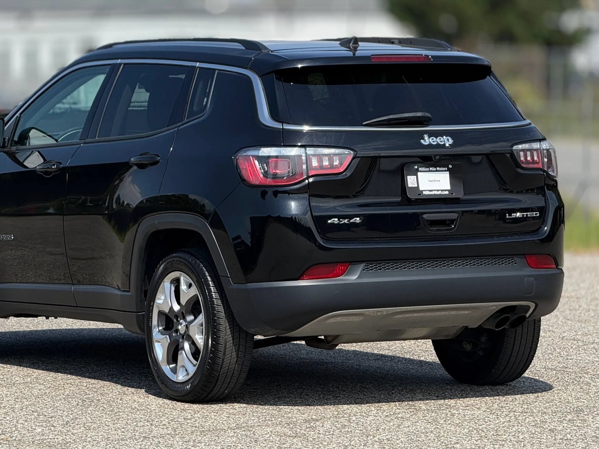 Used 2019 Jeep Compass Limited AWD/4WD image 16
