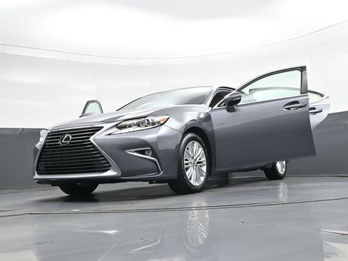 Used 2017 Lexus ES 350 w/ Premium Package FWD image 42