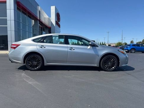 Used 2017 Toyota Avalon Touring w/ All Weather Liner Package FWD image 8