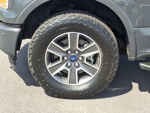 Used 2017 Ford F150 XLT w/ Equipment Group 302A Luxury image 8