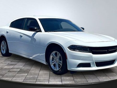 Used 2023 Dodge Charger SXT RWD image 3