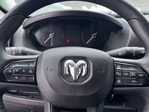 Used 2025 RAM ProMaster 2500 w/ Convenience Group image 15