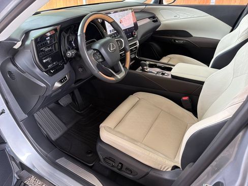 Used 2024 Lexus RX 350 AWD w/ Convenience Package image 2