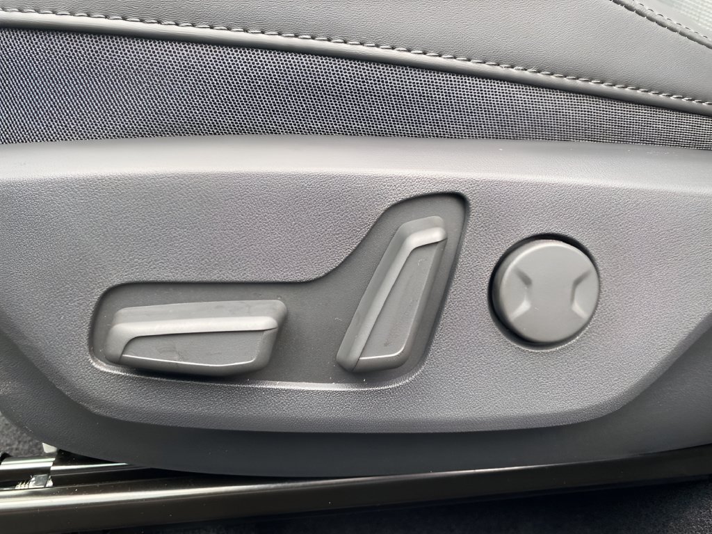 Used 2026 Kia Niro EX FWD image 17