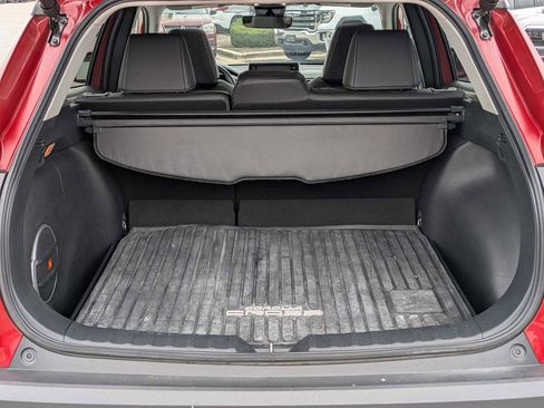 Used 2022 Toyota Corolla Cross XLE image 34