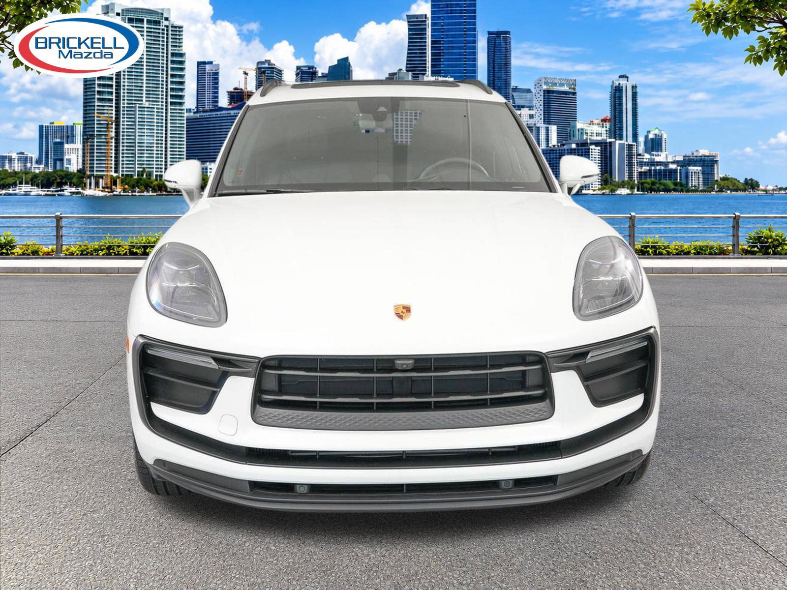 Used 2022 Porsche Macan AWD/4WD image 3
