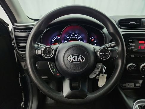 Used 2015 Kia Soul + FWD image 12