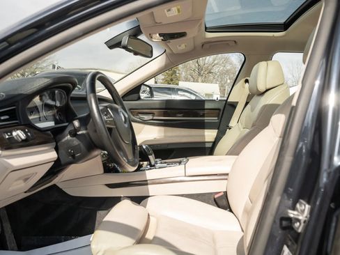 Used 2009 BMW 750Li image 7
