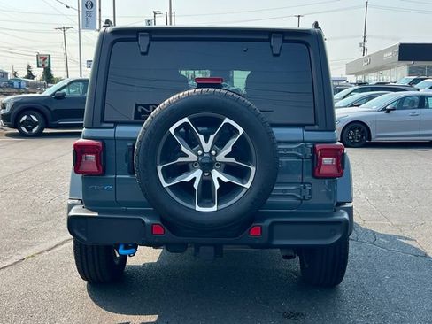 Used 2024 Jeep Wrangler Unlimited w/ Convenience Group AWD/4WD image 6