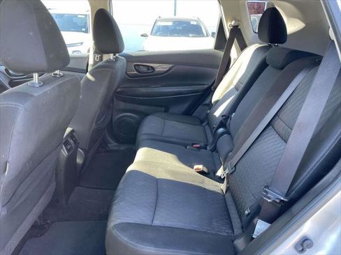 Used 2020 Nissan Rogue S image 9