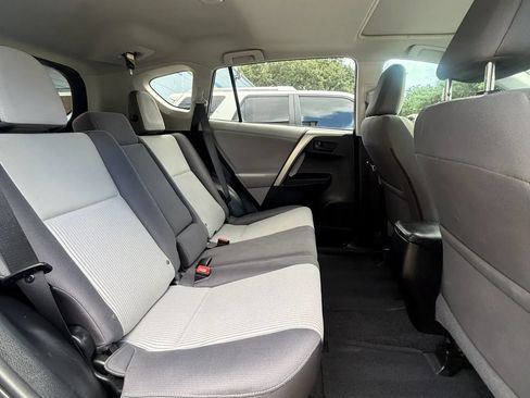 Used 2013 Toyota RAV4 XLE FWD image 19