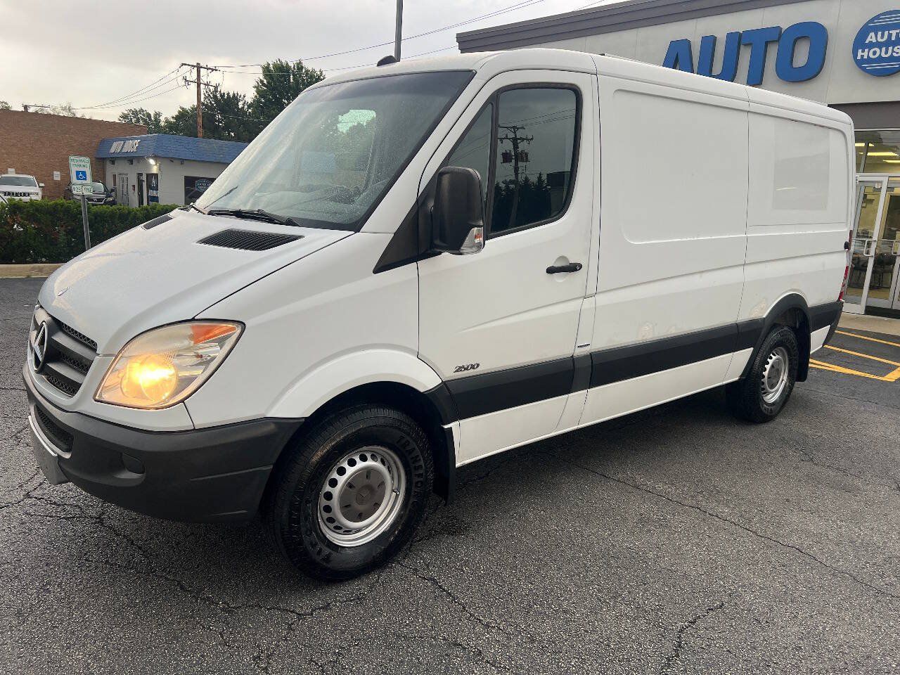 Used 2012 Mercedes-Benz Sprinter 2500 w/ Premium Pkg image 7