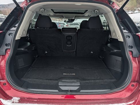 Used 2019 Nissan Rogue SV w/ Sun & Sound Touring Package image 29