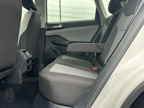 Used 2023 Volkswagen Taos S image 21