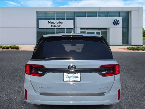 Used 2025 Honda Odyssey Sport-L image 6
