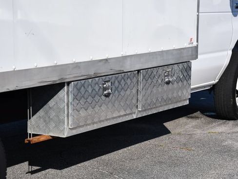 Used 2023 Ford E-450 and Econoline 450 Super Duty w/ Power Windows & Locks Group RWD image 18