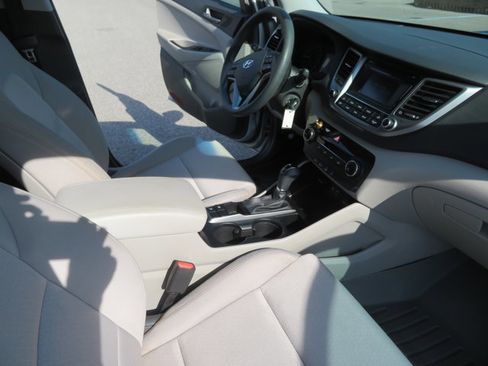 Used 2017 Hyundai Tucson SE image 18