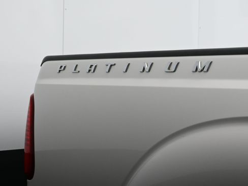 Used 2016 Ford F350 Platinum w/ FX4 Off-Road Package image 40