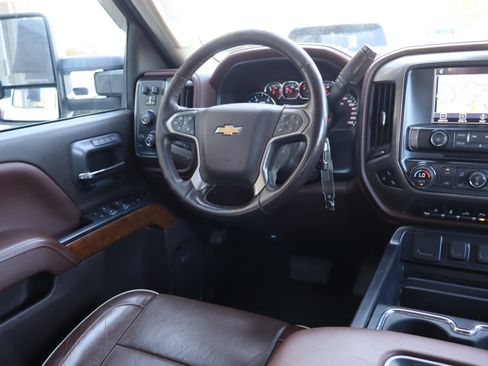 Used 2019 Chevrolet Silverado 2500 High Country w/ Duramax Plus Package AWD/4WD image 17