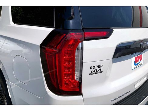 Used 2023 GMC Yukon Denali Ultimate AWD/4WD image 29