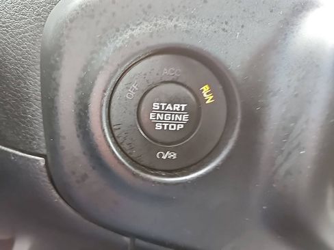 Used 2019 Jeep Wrangler Unlimited Sahara AWD/4WD image 23